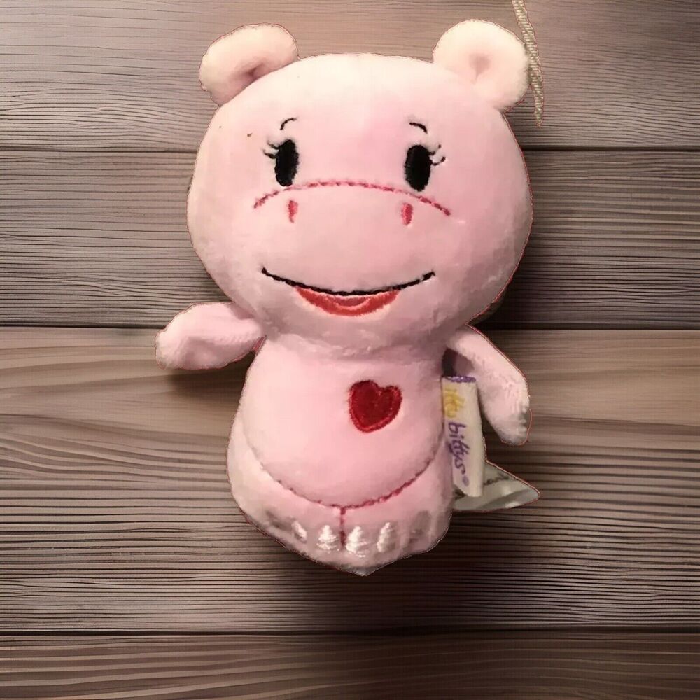 Hallmark Itty Bittys Hug-Lovin' Hippo Pink Plush Stuffed Animal LE Valentine's